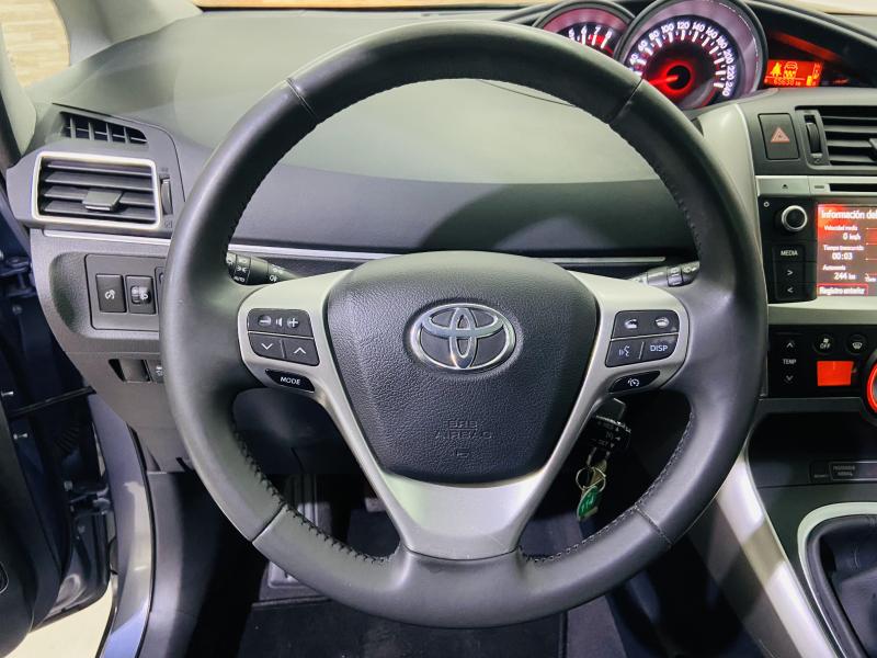 Toyota Verso Business 130 7pz - 2014 - Gasolina