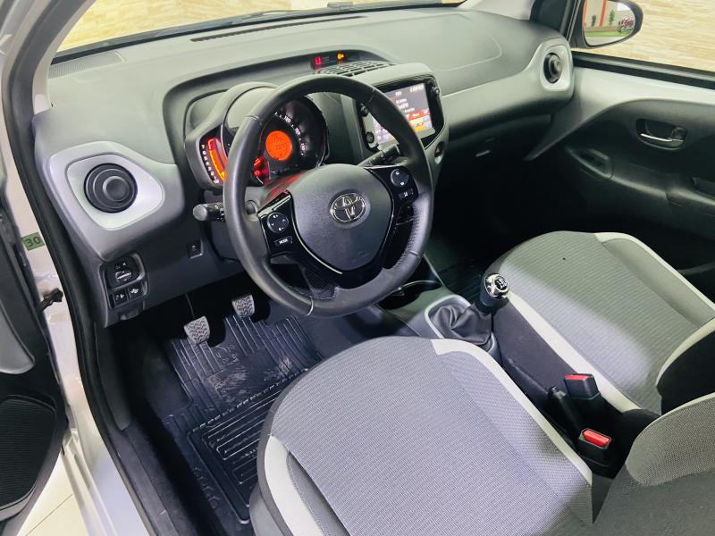 Toyota Aygo 1.0 x-play - 2021 - Petrol