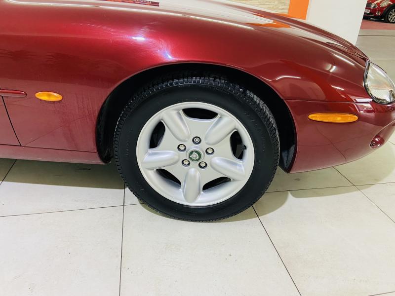 Jaguar XK8 Sports Cabriolet 2 - 1998 - Petrol