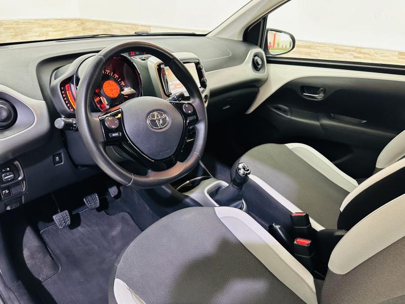 Toyota Aygo 1.0 70 x play - 2016 - Gasolina