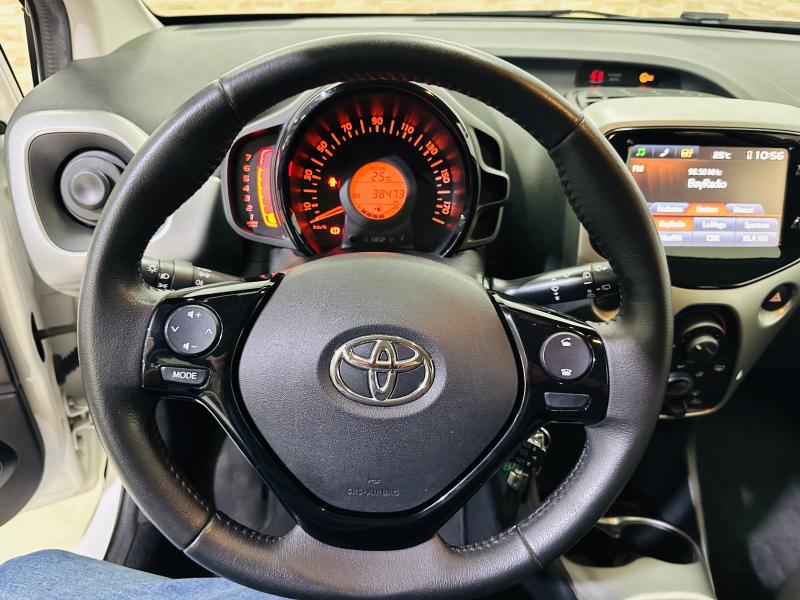 Toyota Aygo 1.0 70 x play - 2016 - Gasolina