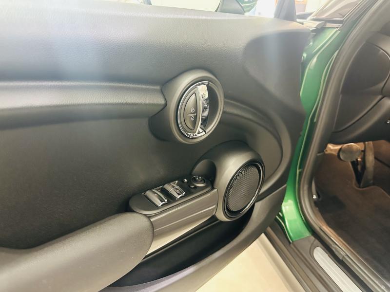 Mini Cooper Cabrio - 2021 - Gasolina
