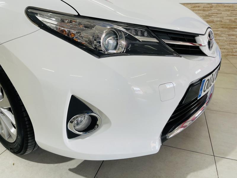 Toyota Auris Touring Sports 1.6 VVTi Active - 2014 - Petrol